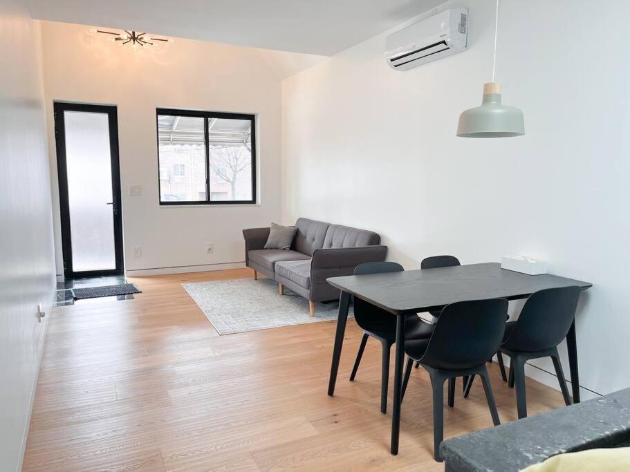 New Ample And Cozy One Bedroom Apt In Brooklyn At Rem-Casa New York Exterior foto